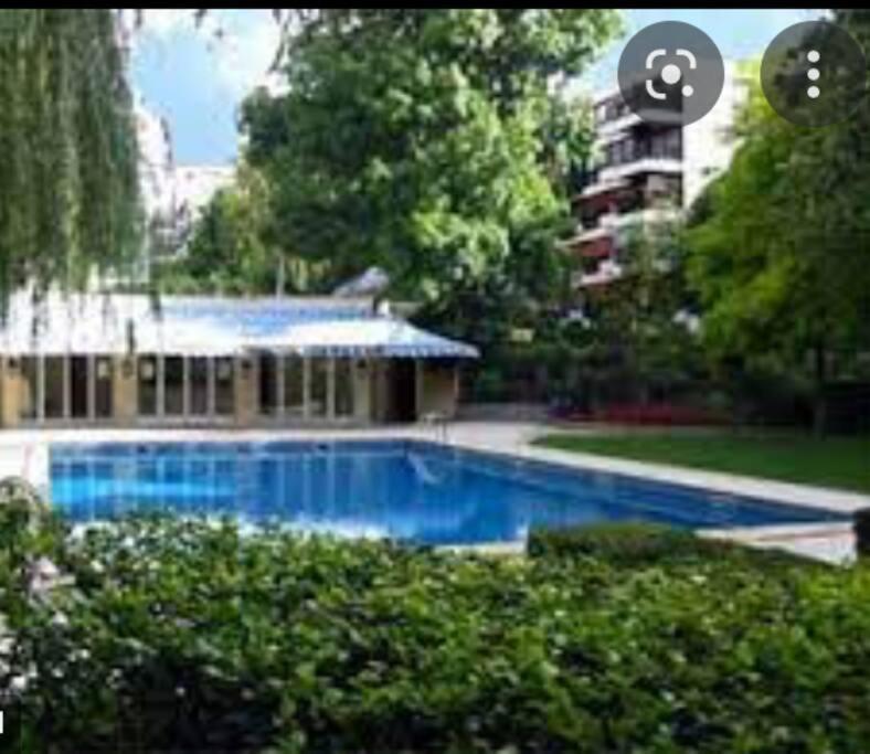 לה שסניי Grand Studio Proche Versailles Chateau מראה חיצוני תמונה